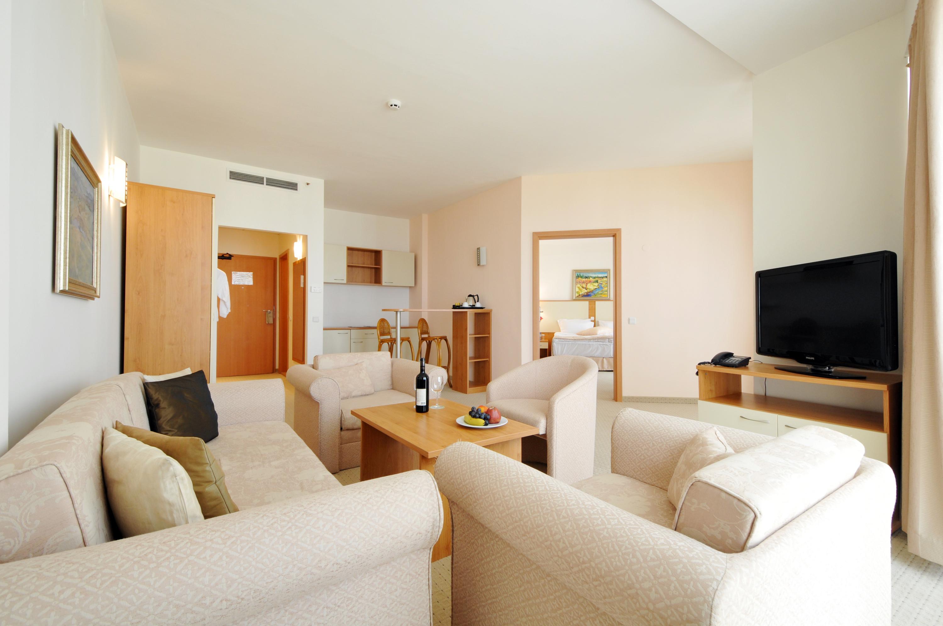 Apollo Spa Resort - Ultra All-Inclusive , Pools & Free Beach, Individual Ac In Every Room Golden Sands Phòng bức ảnh