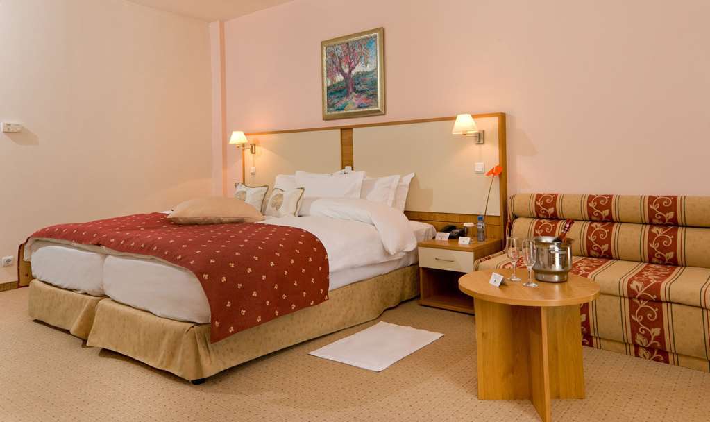Apollo Spa Resort - Ultra All-Inclusive , Pools & Free Beach, Individual Ac In Every Room Golden Sands Phòng bức ảnh