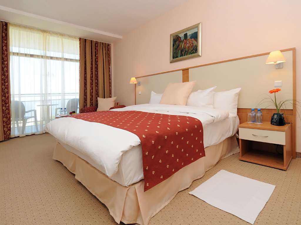 Apollo Spa Resort - Ultra All-Inclusive , Pools & Free Beach, Individual Ac In Every Room Golden Sands Phòng bức ảnh
